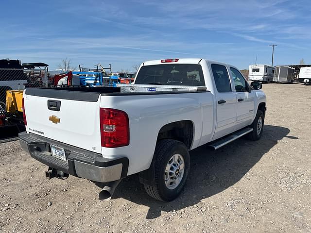 Image of Chevrolet 2500HD equipment image 4