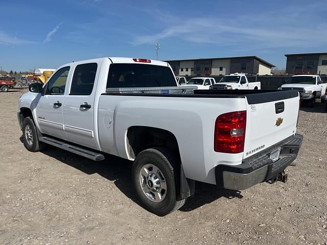 Image of Chevrolet 2500HD equipment image 2