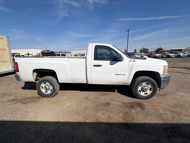 Image of Chevrolet 2500HD equipment image 3