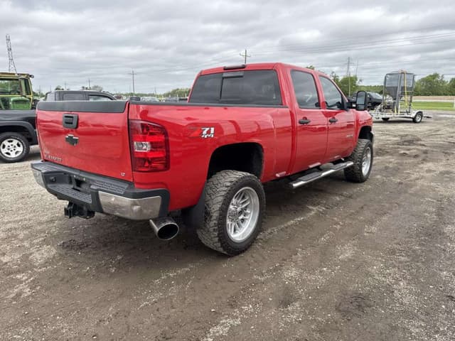 Image of Chevrolet 2500HD equipment image 4