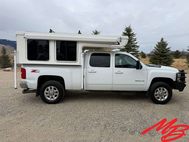 Image of Chevrolet 2500HD equipment image 3