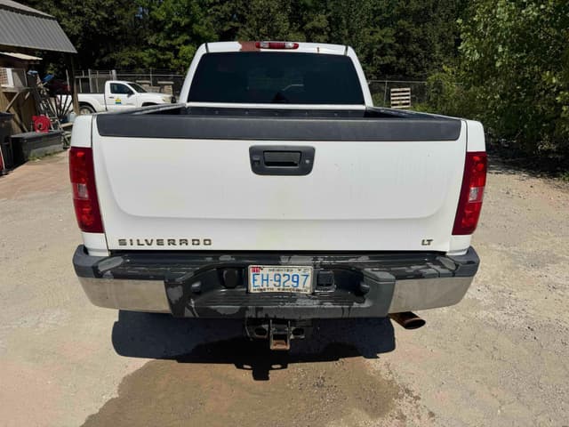 Image of Chevrolet 2500HD equipment image 3