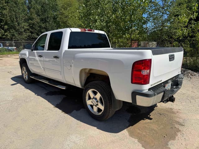 Image of Chevrolet 2500HD equipment image 2
