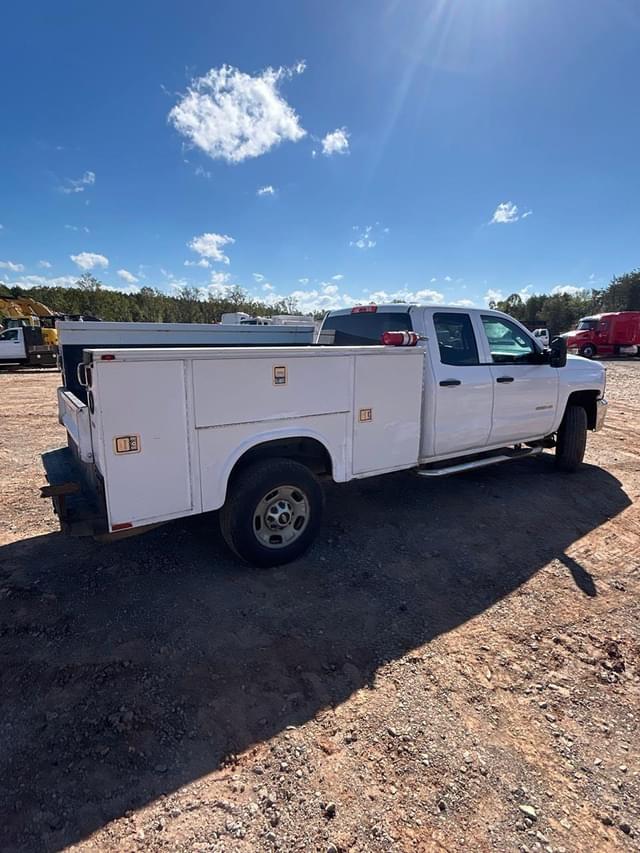Image of Chevrolet 2500HD equipment image 2