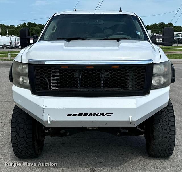 Image of Chevrolet 2500HD equipment image 1