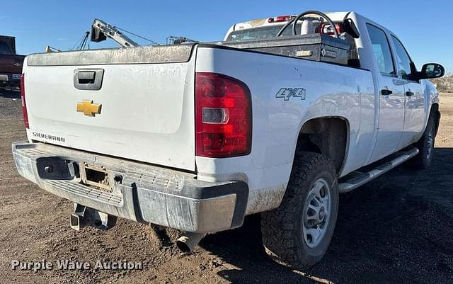 Image of Chevrolet 2500HD equipment image 4