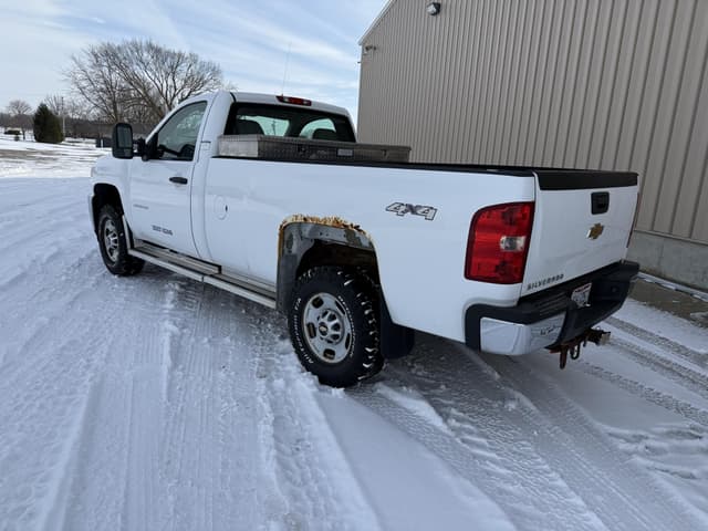 Image of Chevrolet 2500HD equipment image 4