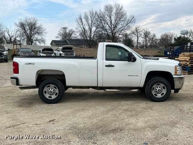 Image of Chevrolet 2500HD equipment image 3