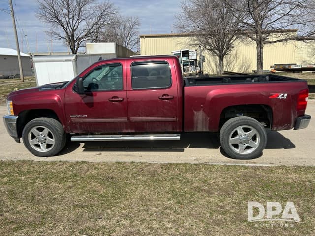 Image of Chevrolet 2500HD equipment image 2