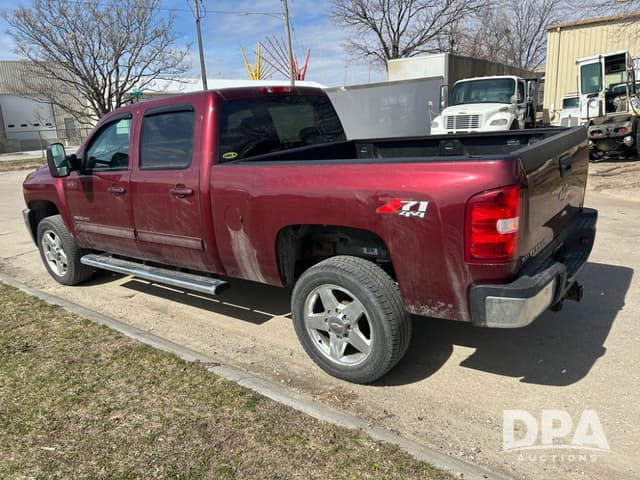 Image of Chevrolet 2500HD equipment image 3