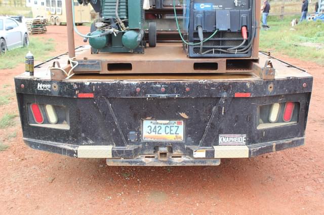 Image of Chevrolet 3500 equipment image 4