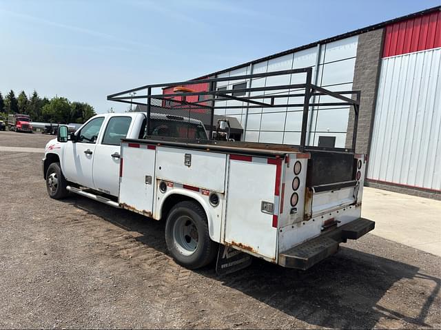 Image of Chevrolet 3500HD equipment image 3