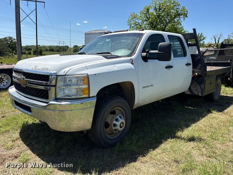 2014 Chevrolet 3500HD Equipment Image0