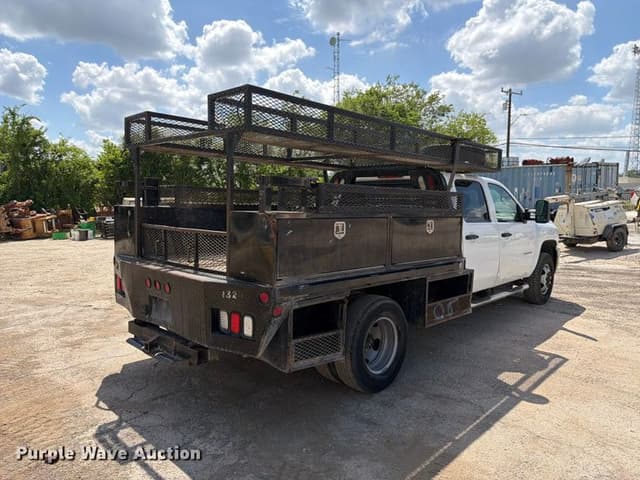 Image of Chevrolet 3500HD equipment image 4
