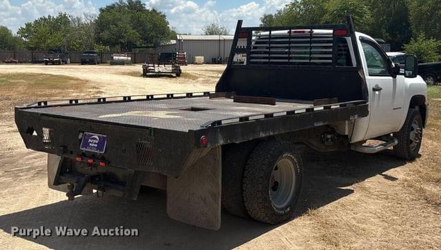 Image of Chevrolet 3500HD equipment image 4
