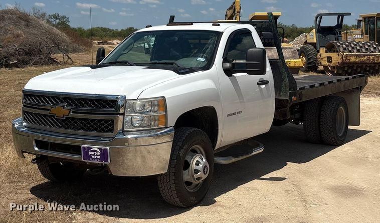 2014 Chevrolet 3500HD Equipment Image0