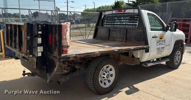 Image of Chevrolet 3500HD equipment image 4