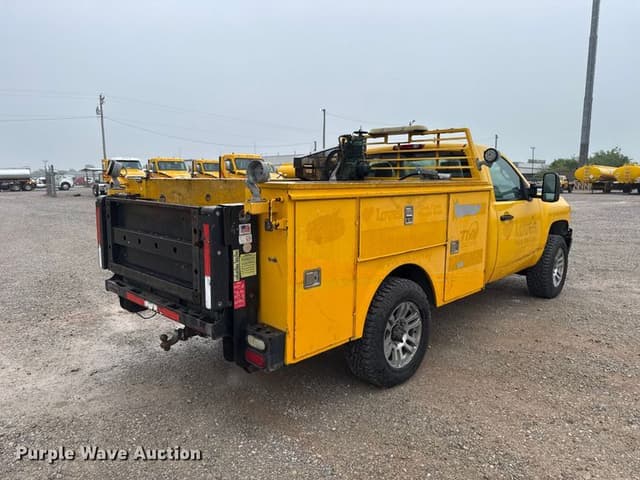 Image of Chevrolet 3500HD equipment image 4