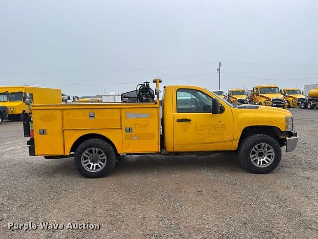 Image of Chevrolet 3500HD equipment image 3