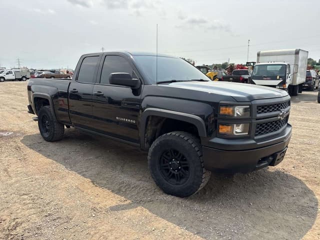 Image of Chevrolet Silverado equipment image 3
