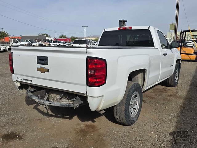 Image of Chevrolet Silverado equipment image 4