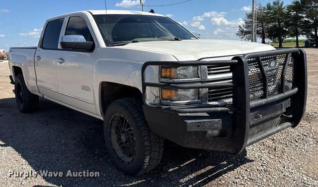 Image of Chevrolet Silverado equipment image 2