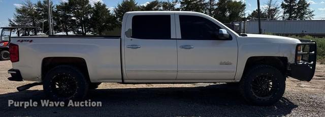 Image of Chevrolet Silverado equipment image 3