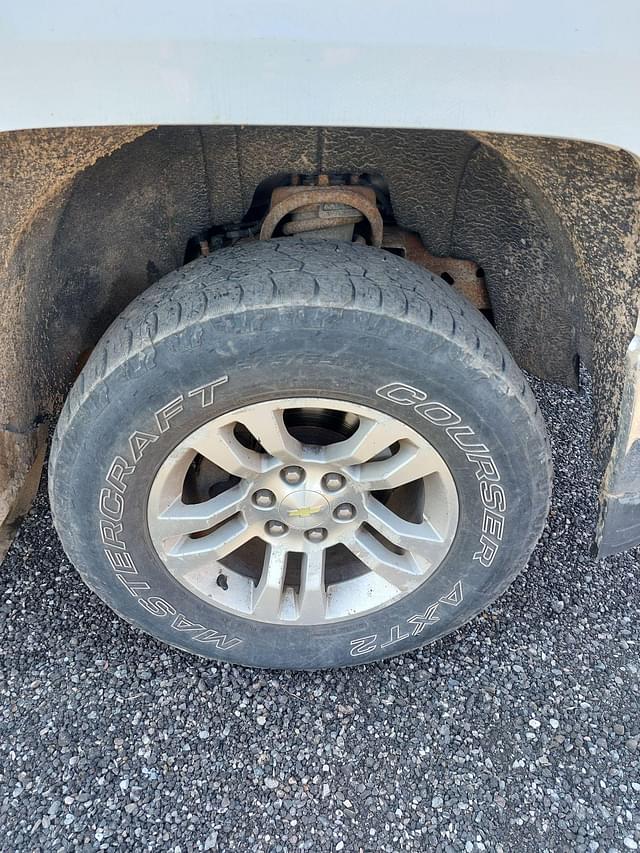 Image of Chevrolet Silverado equipment image 4