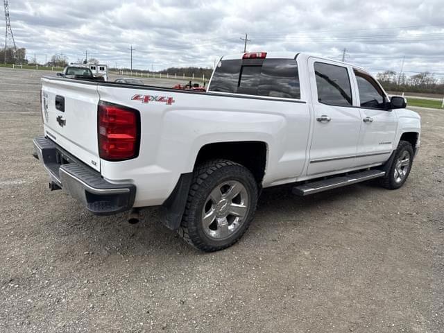 Image of Chevrolet Silverado equipment image 3