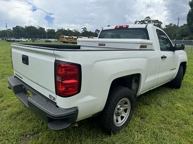 Image of Chevrolet Silverado equipment image 4