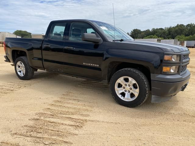 Image of Chevrolet Silverado equipment image 3