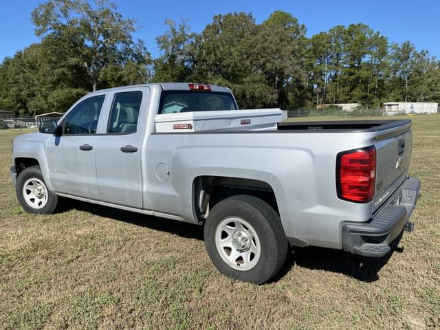 Image of Chevrolet Silverado equipment image 2