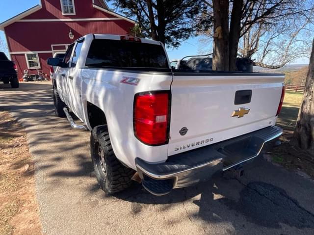 Image of Chevrolet Silverado equipment image 2