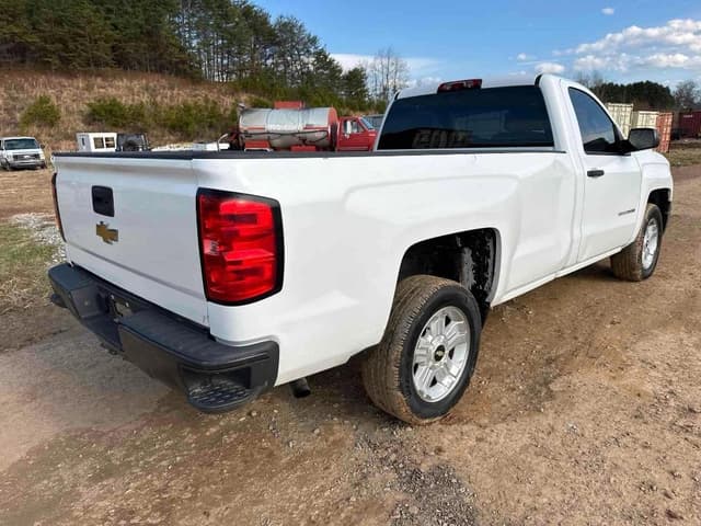 Image of Chevrolet 1500 equipment image 4