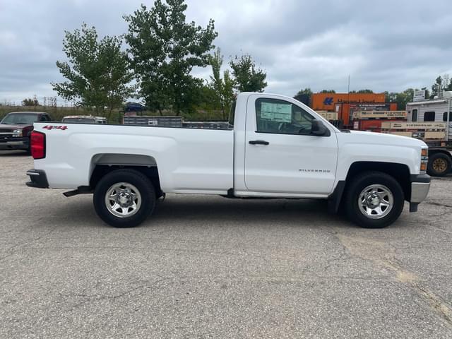 Image of Chevrolet Silverado equipment image 3