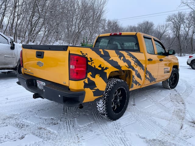 Image of Chevrolet 1500 equipment image 4