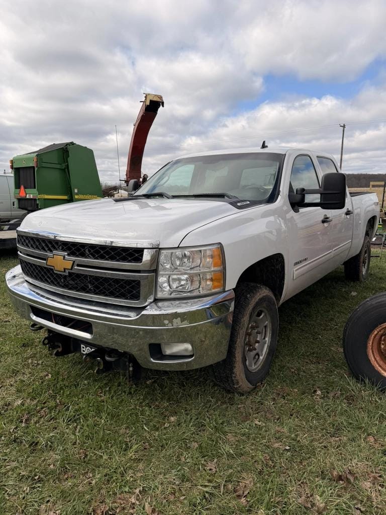 2014 Chevrolet 2500HD Equipment Image0