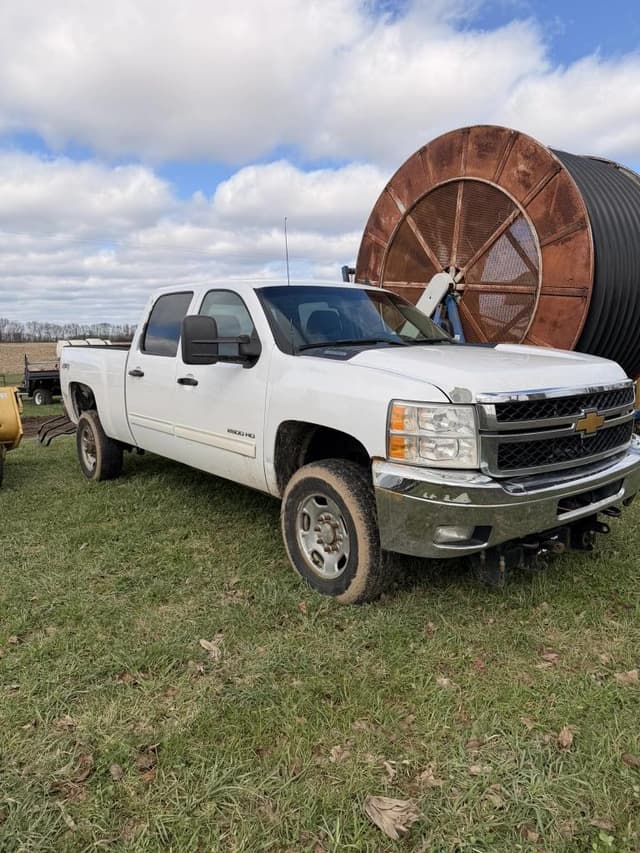 Image of Chevrolet 2500HD equipment image 2