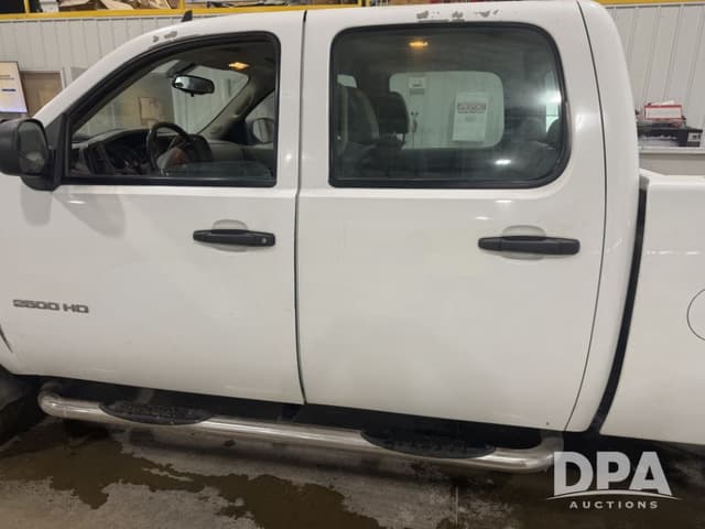 Image of Chevrolet 2500HD equipment image 4