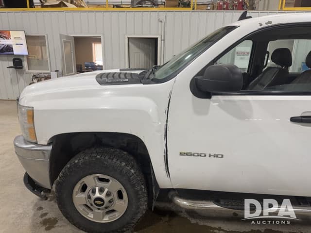 Image of Chevrolet 2500HD equipment image 3