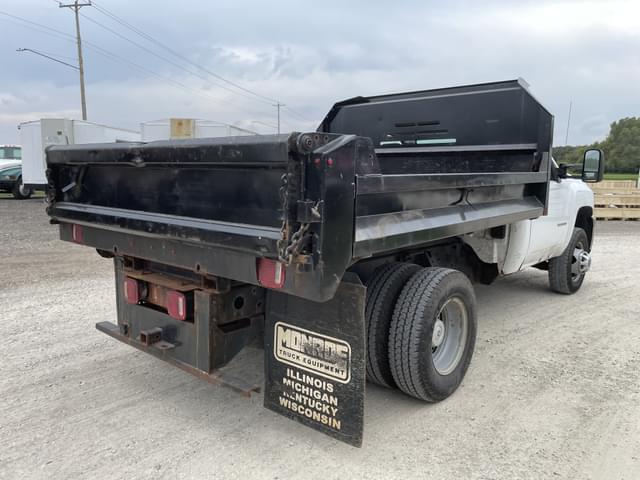 Image of Chevrolet 3500HD equipment image 4
