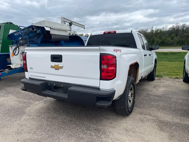 Image of Chevrolet Silverado equipment image 3