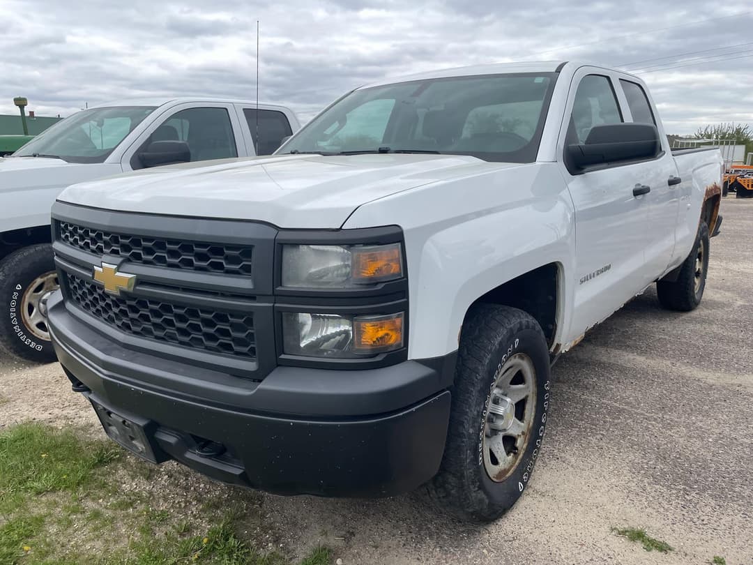 Image of Chevrolet Silverado Primary image