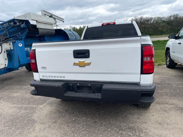 Image of Chevrolet Silverado equipment image 4