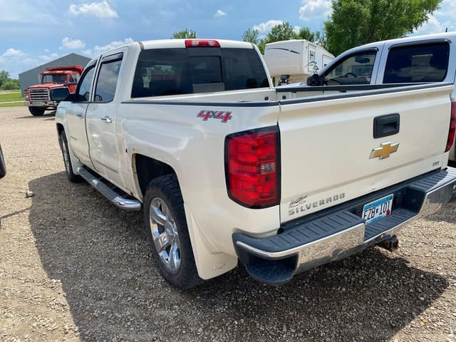 Image of Chevrolet Silverado equipment image 4