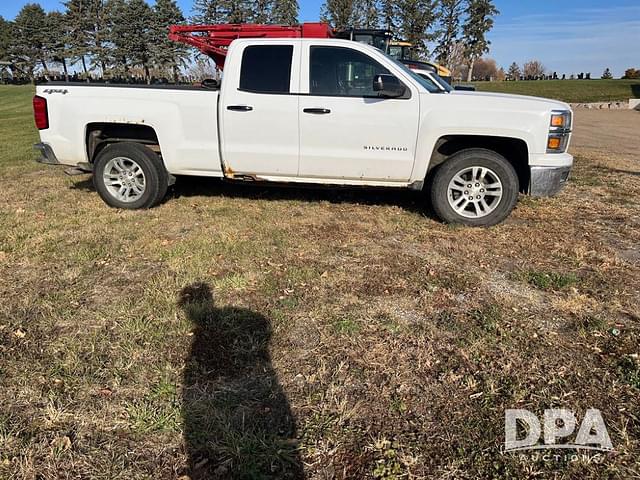 Image of Chevrolet Silverado equipment image 2