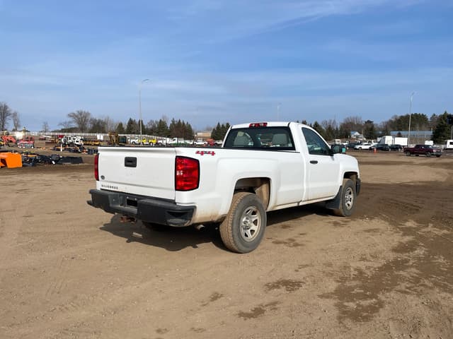 Image of Chevrolet Silverado equipment image 4