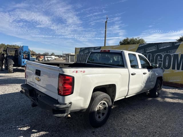 Image of Chevrolet Silverado equipment image 2