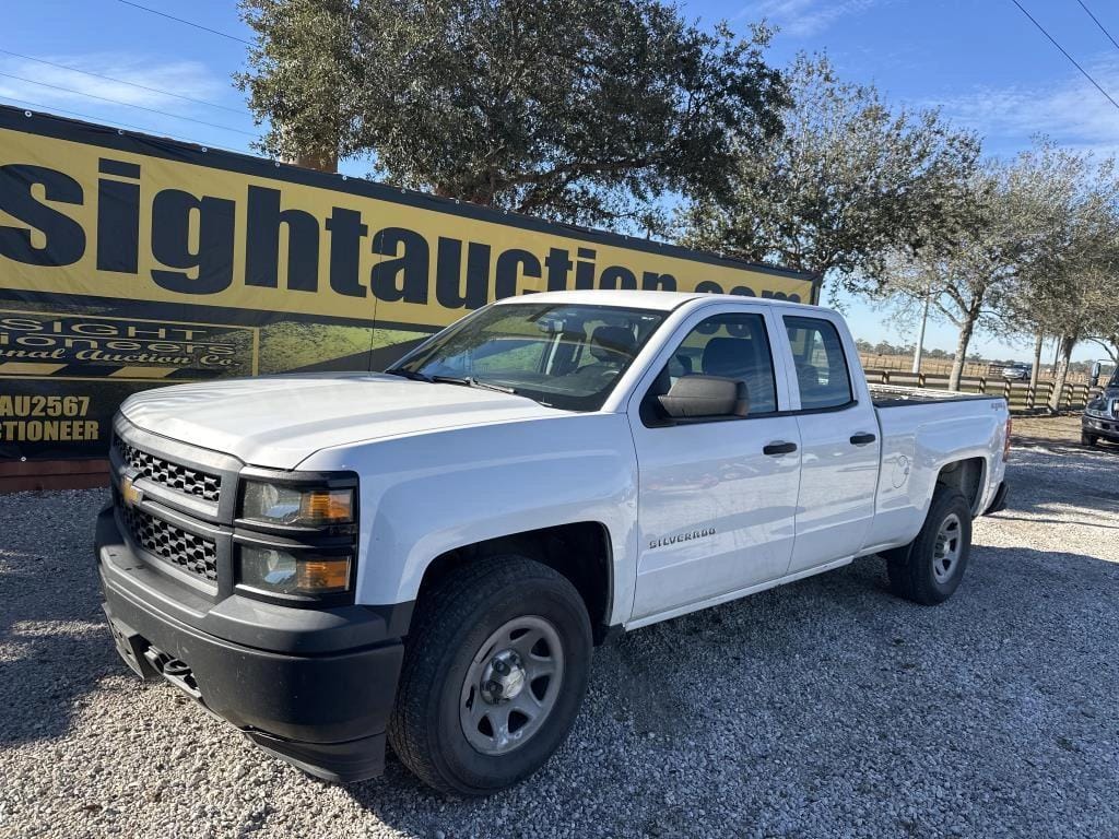 2014 Chevrolet Silverado Equipment Image0