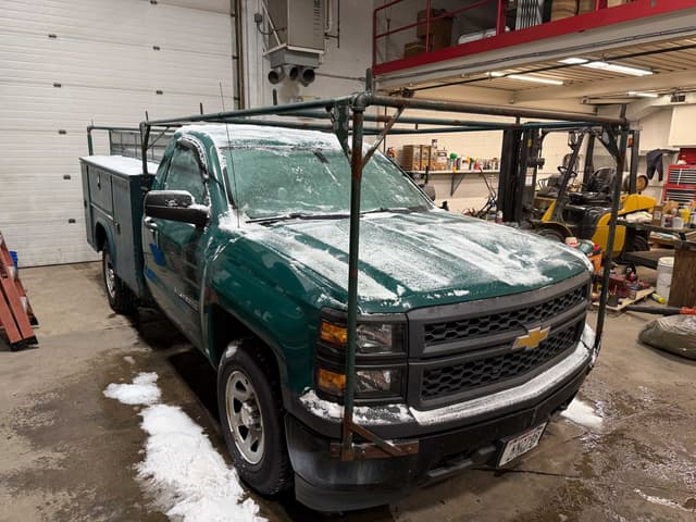 Image of Chevrolet Silverado equipment image 2